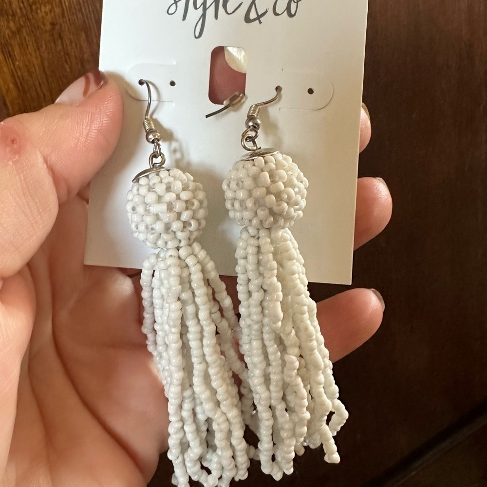 Never Worn Style Co White Bead Earrings 7$